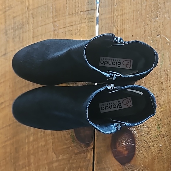 Suede bootie - Picture 2 of 4